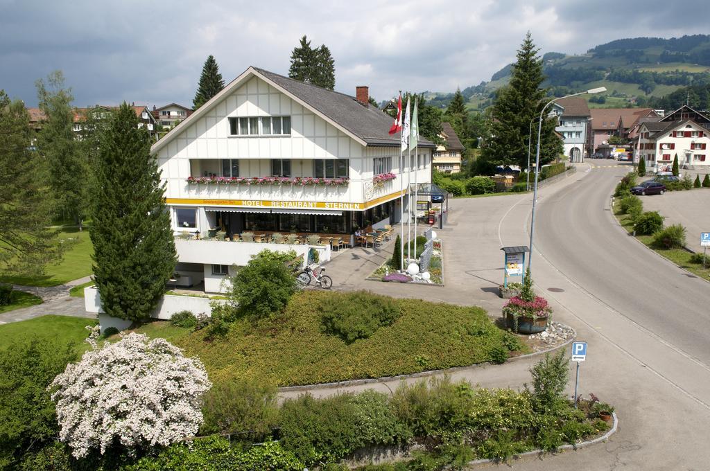 Hotel-Restaurant Sternen Nesslau Exterior photo